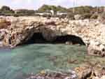 Le grotte del golfo con l'arco.