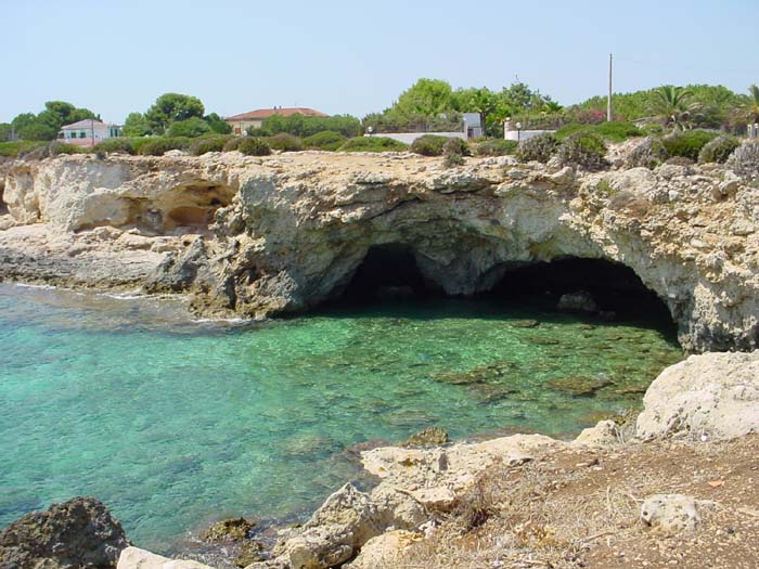Altra immagine delle grotte del golfo