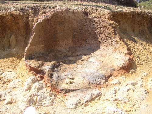 Antiche fornaci per la cottura della calce. Golfo Asparano.