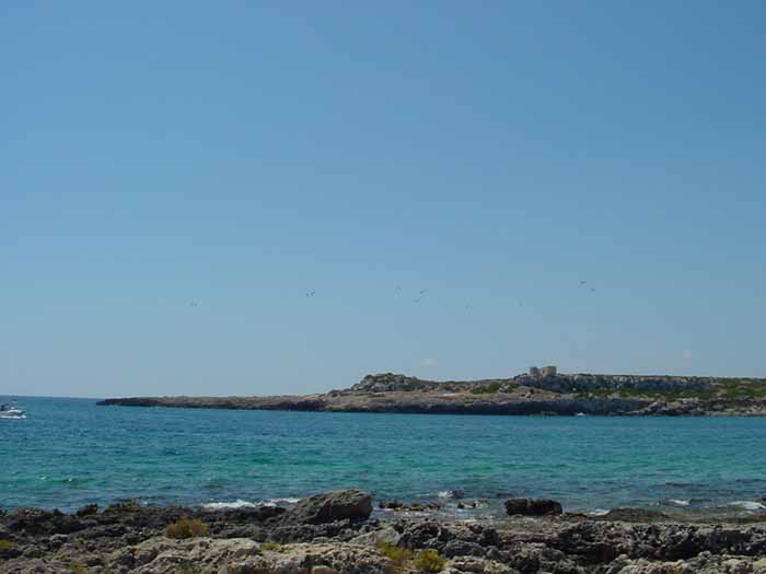 Veduta di Capo Ognina dall'isolotto.